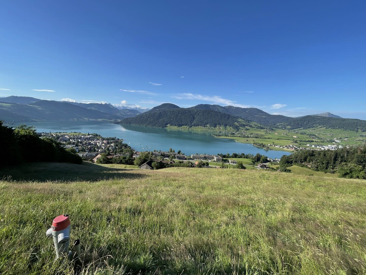 Hiking in the mountains by the Ägerisee.