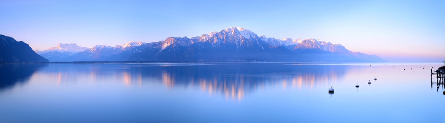 Mountainous landscape at the foot of a lake